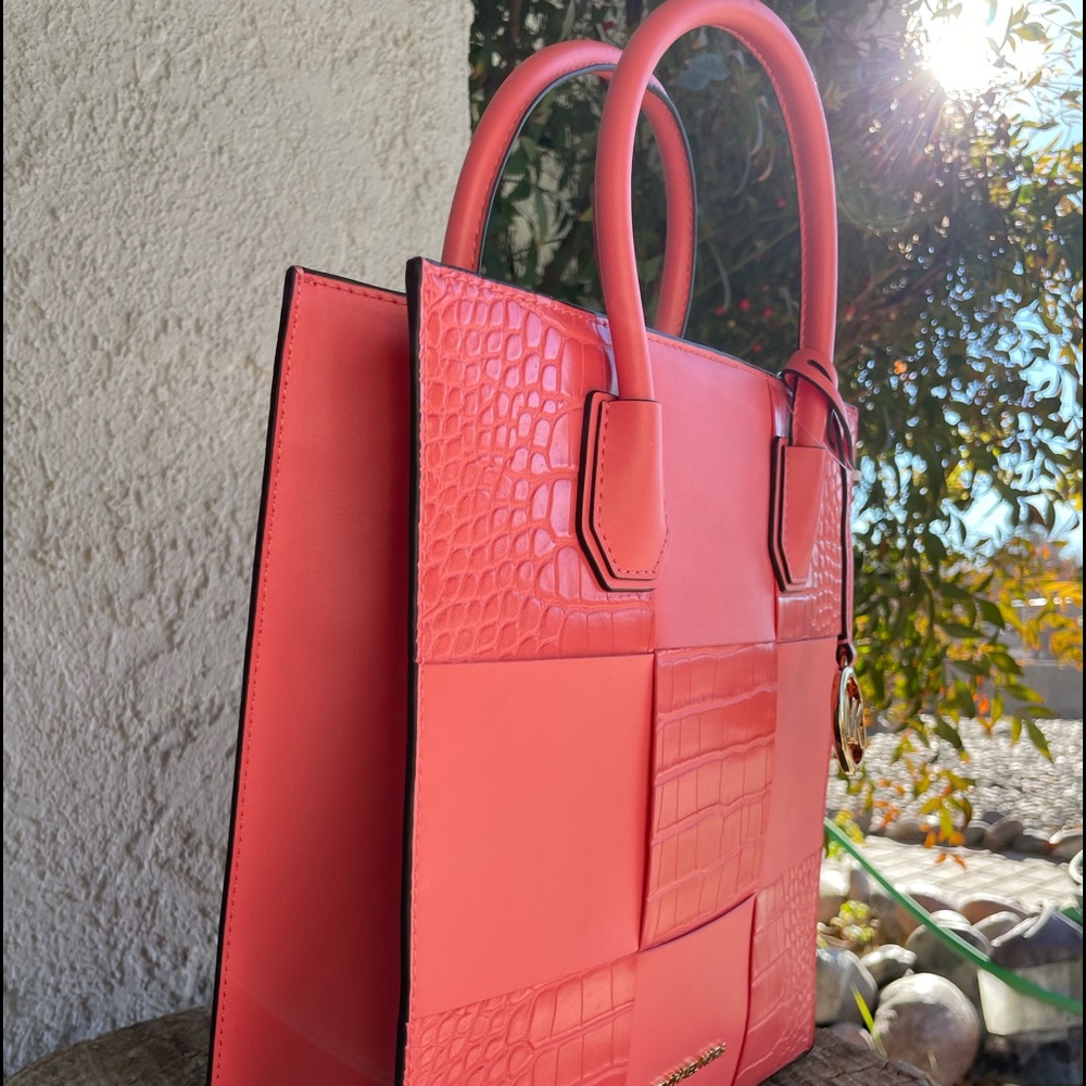 Brand New Mercer Michael Kors Grapefruit Purse - Picture 3 of 6